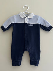 HUGO BOSS LICHTBLAUW ROMPER/ONESIE