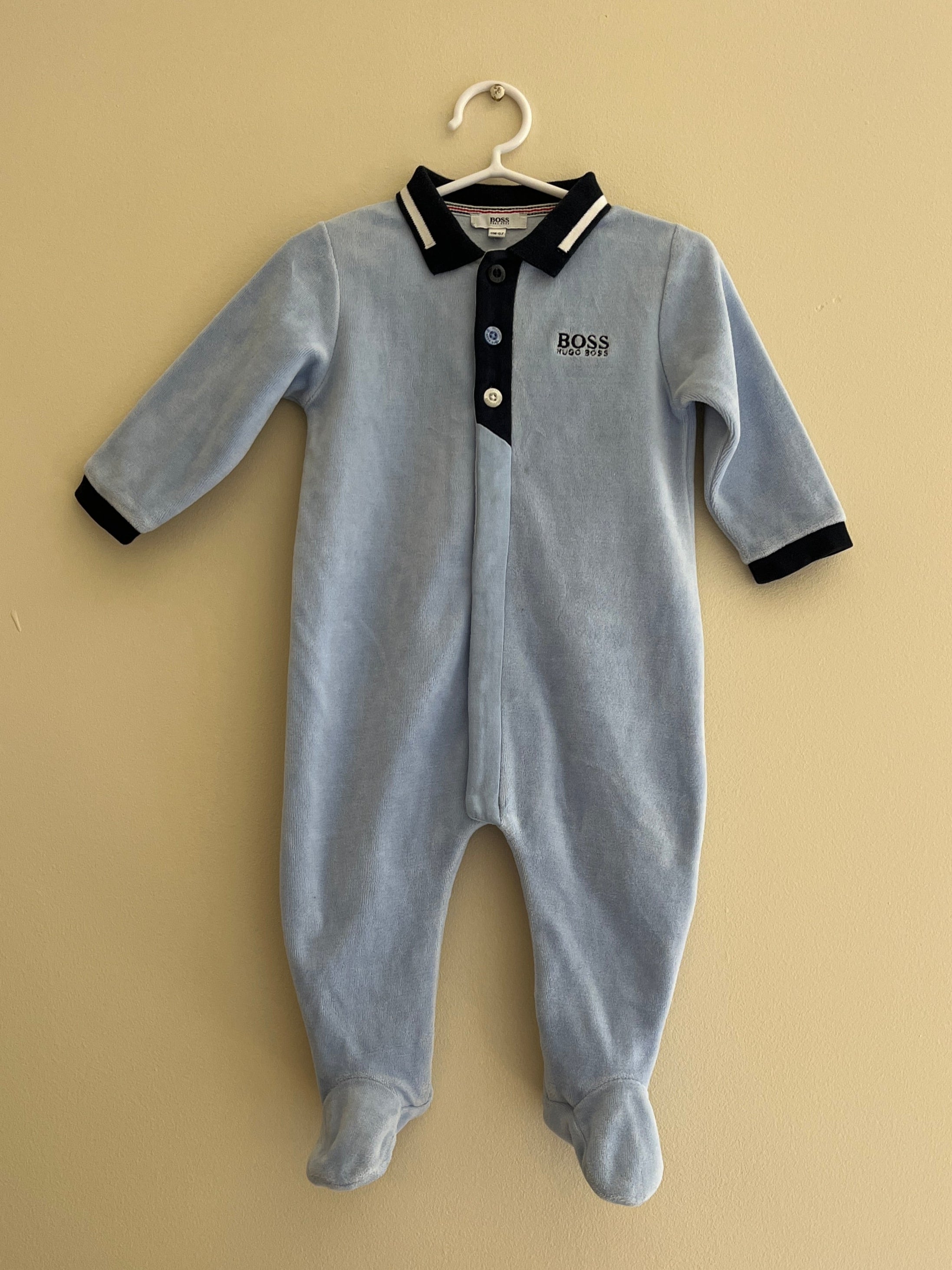 HUGO BOSS ZACHTE PYJAMA POLO STYLE MET KNOPJES